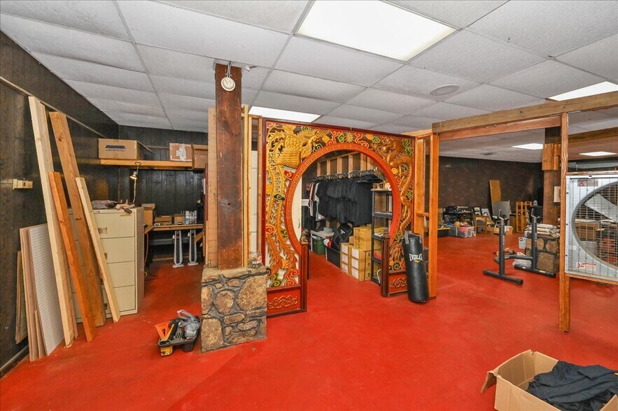 More Photos Of 205 2nd Ave E, Oneonta General Retail For Sale