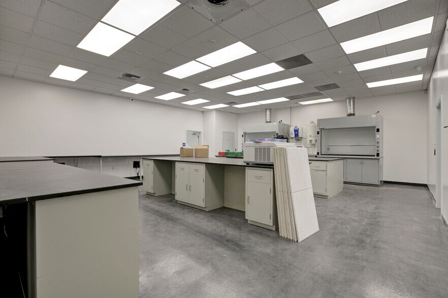 More Photos Of 18417 Bryant St, Northridge Service For Sale