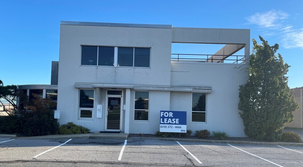 More Photos Of 2345 Bernville Rd, Reading Office For Lease