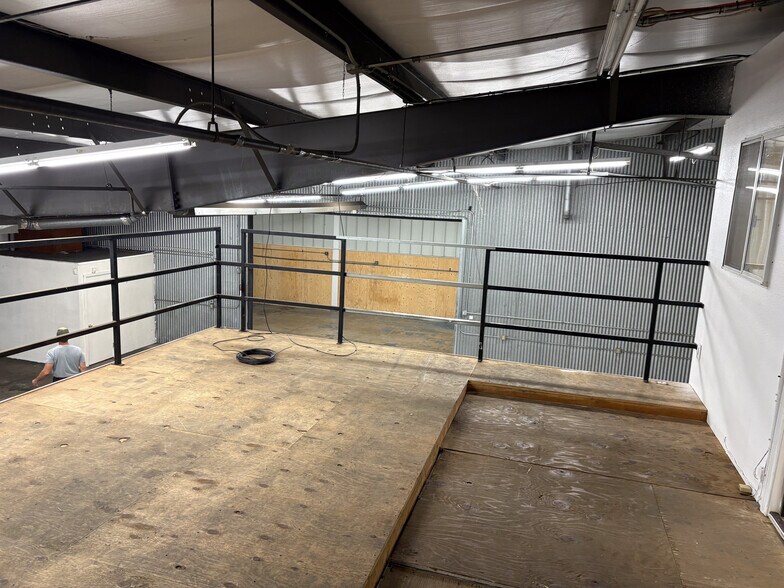 More Photos Of 3431 SE River Rd, Hillsboro Industrial For Sale