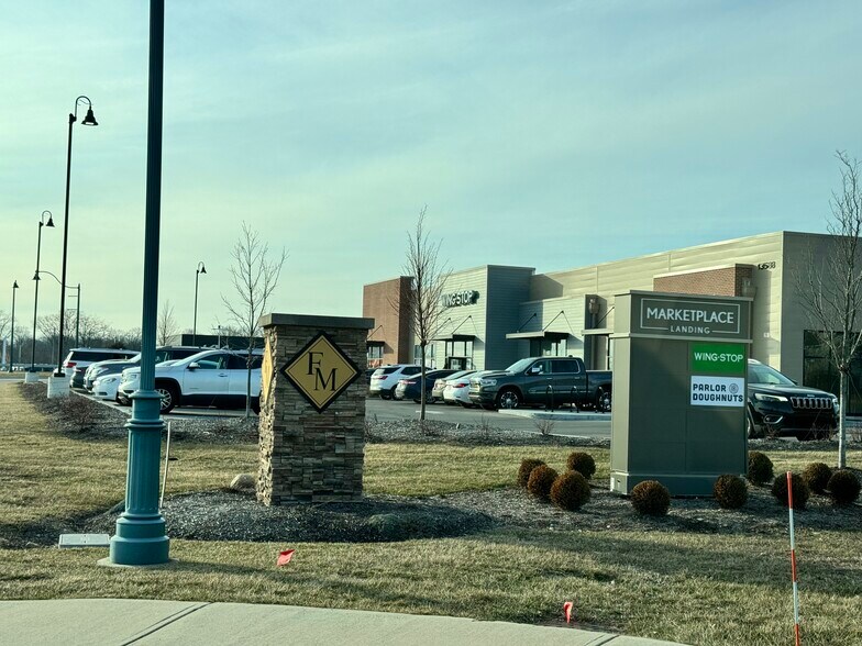 More Photos Of 13588 Bent Grass Ln, Fishers Storefront For Lease