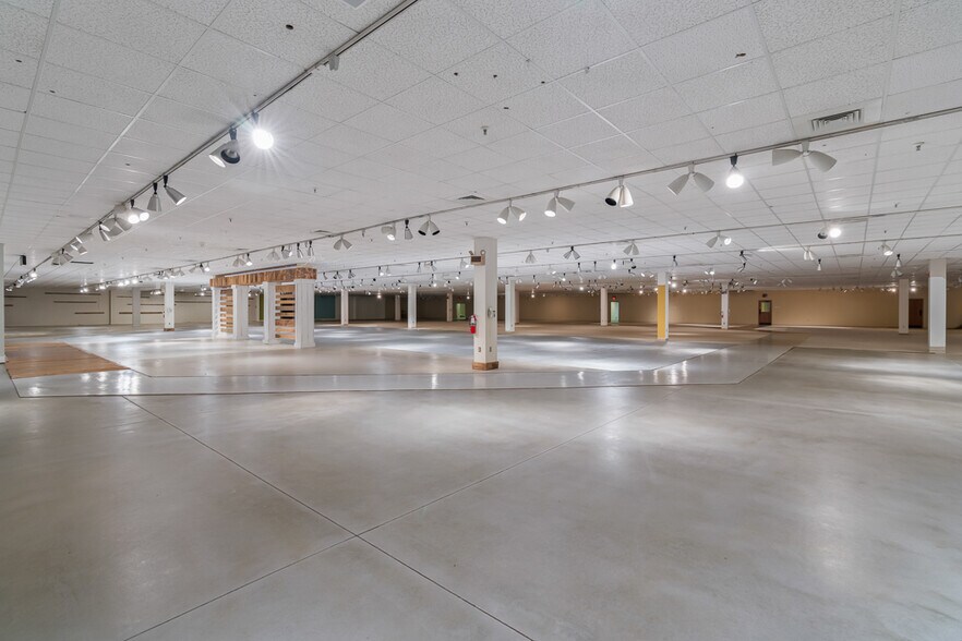 More Photos Of 205 Model Farm Rd, High Point Warehouse For Lease