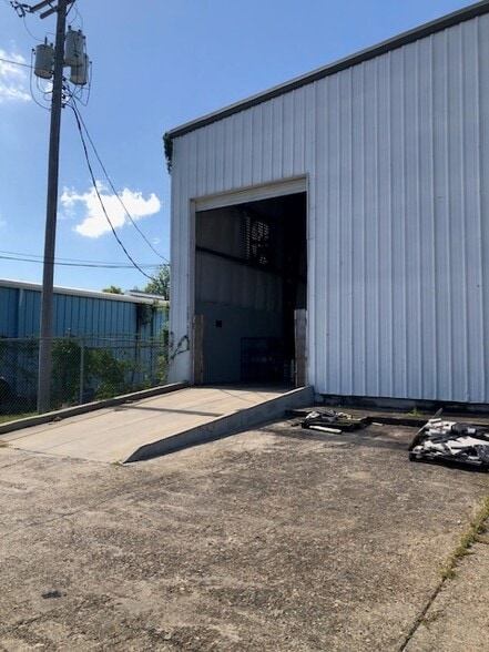 More Photos Of 6705 Wallace Ave, Shreveport Distribution For Lease