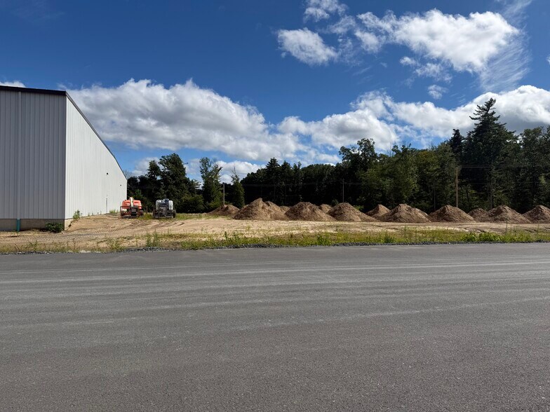 More Photos Of 22 Roberts Lane, Clifton Park Warehouse For Lease