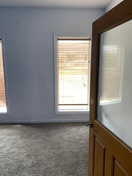 More Photos Of 575 E Isabella Rd, Midland General Retail For Lease