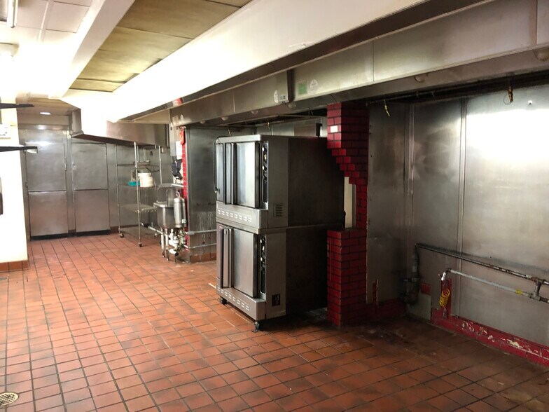 More Photos Of 3535 S Main St, Elkhart Restaurant For Sale