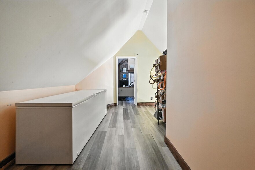 More Photos Of 801 W Washington St, Petersburg Storefront Retail Residential For Sale