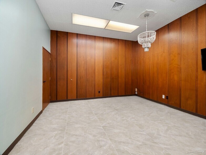 More Photos Of 622 S Calhoun St, Fort Wayne Office For Sale