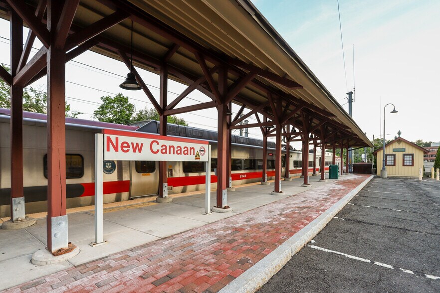 More Photos Of 21 Locust Ave, New Canaan Office For Lease