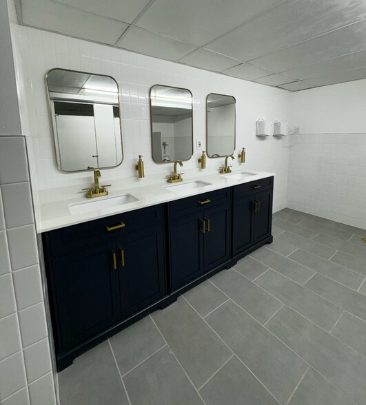 More Photos Of 7095 W 3500 S, Salt Lake City Service For Lease