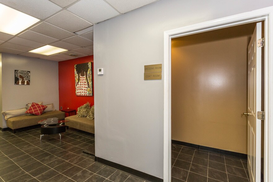 More Photos Of 8227 Georgia Ave, Silver Spring Storefront Retail Office For Lease