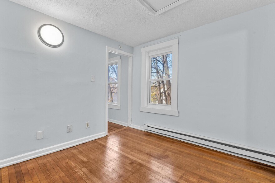 More Photos Of 156 Orange St, Waterbury Apartments For Sale