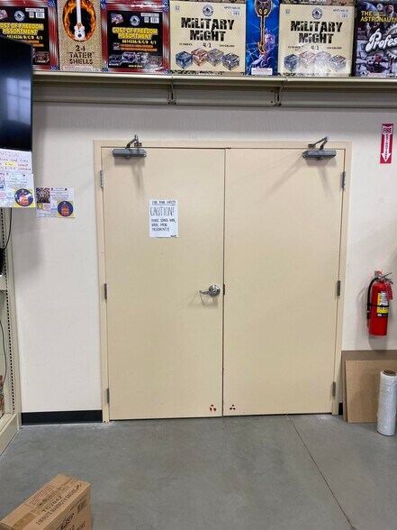 More Photos Of 330 Adams St, Newaygo Storefront Retail Office For Sale