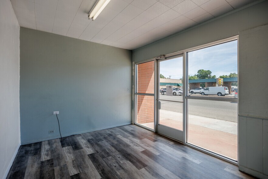 More Photos Of 4195 S Broadway, Englewood Storefront For Lease