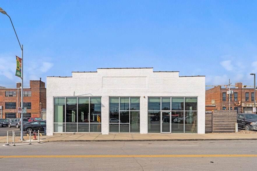 More Photos Of 1814 Oak St, Kansas City General Retail For Lease