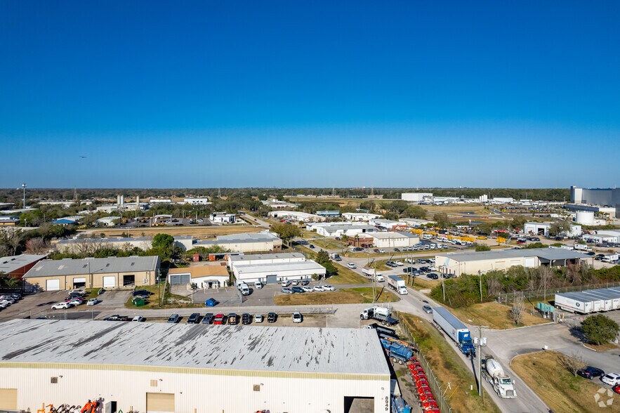 More Photos Of 7808 Depot Ln, Tampa Light Distribution For Sale