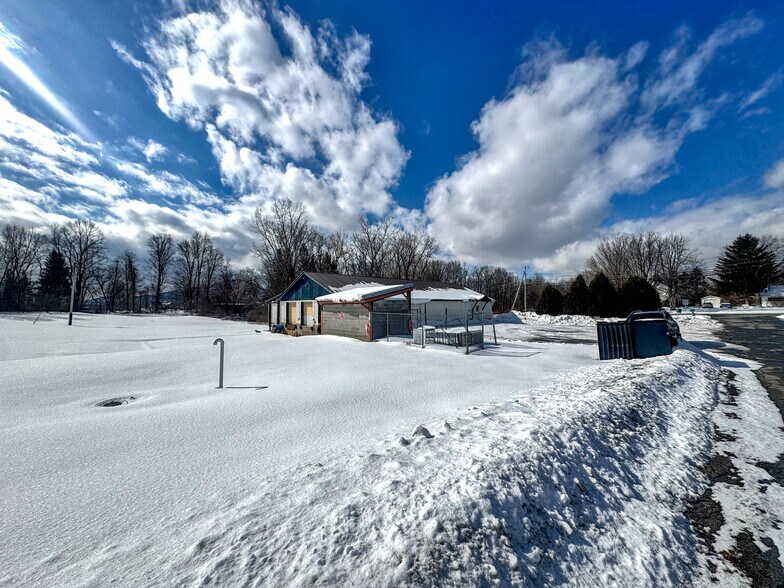 More Photos Of 33 Transport Dr, Bennington Freestanding For Sale