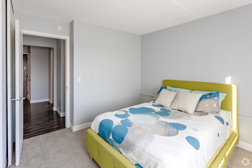 More Photos Of 515 E Grant St, Minneapolis Apartments For Sale