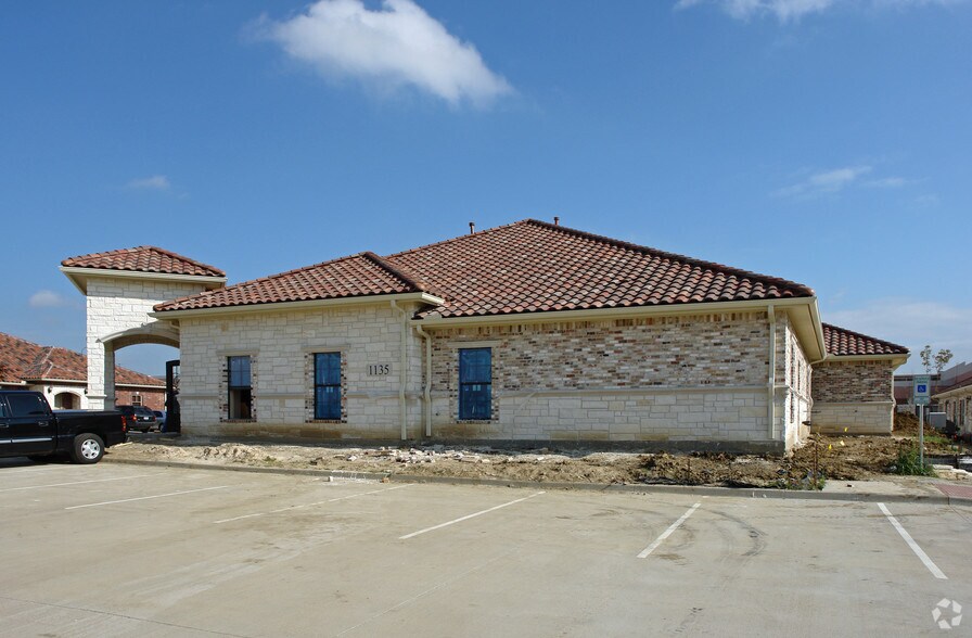 Primary Photo Of 1135 Kinwest Pky, Irving Office For Sale