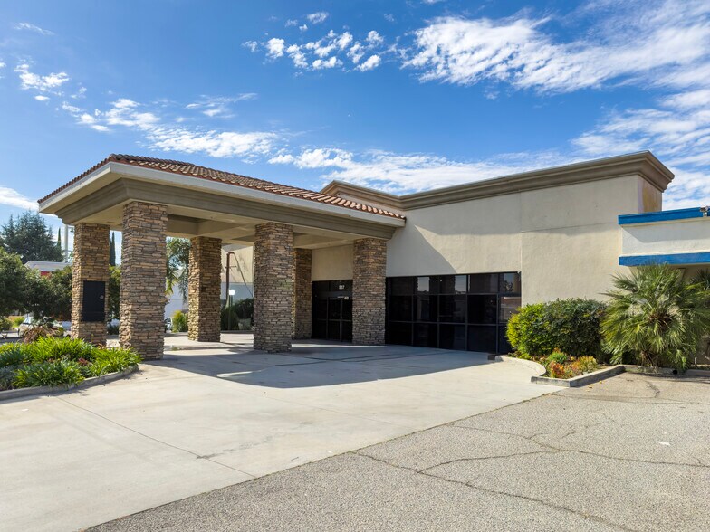 More Photos Of 537 S Glendora Ave, West Covina Freestanding For Lease
