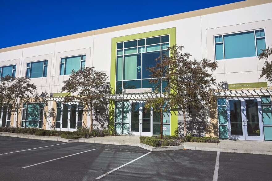 More Photos Of 25235-25251 Avenue Tibbitts, Valencia Manufacturing For Sale
