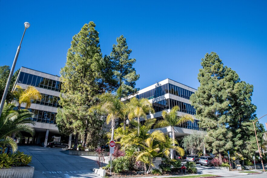 More Photos Of 609 Deep Valley Dr, Rolling Hills Estates Office For Lease