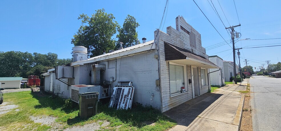 More Photos Of 6 N Roosevelt St, York Restaurant For Sale