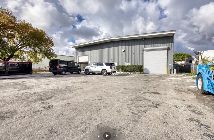 Primary Photo Of 13050 NW 43rd Ave, Opa Locka Warehouse For Lease