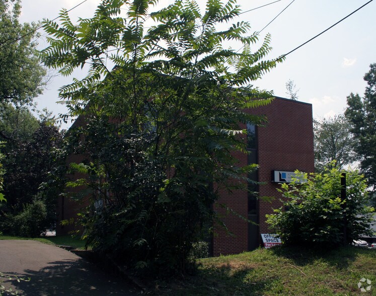 More Photos Of 321 Main St, Woodbridge Office For Lease