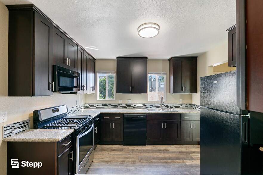More Photos Of 1817 Stanley Ave, Signal Hill Apartments For Sale