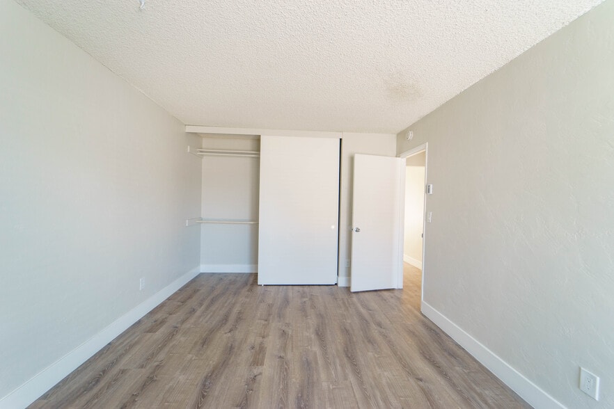 More Photos Of 12430 Oak Knoll Rd, Poway Apartments For Sale