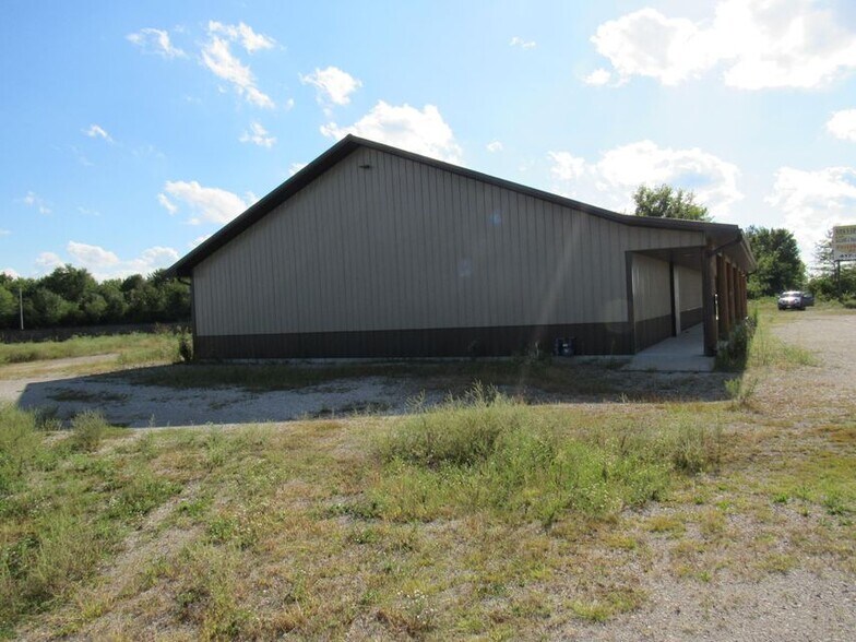 More Photos Of 975 E Daniel Dr, Mount Vernon Manufacturing For Sale