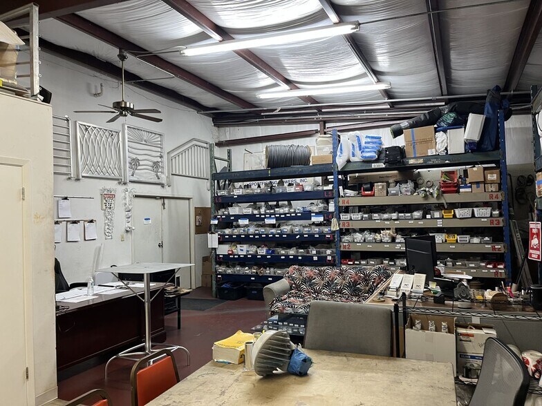 More Photos Of 3202 Barrancas Ave, Pensacola Industrial For Sale