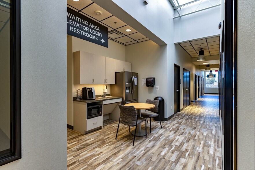 More Photos Of 8813 N Tarrant Pky, North Richland Hills Coworking Space