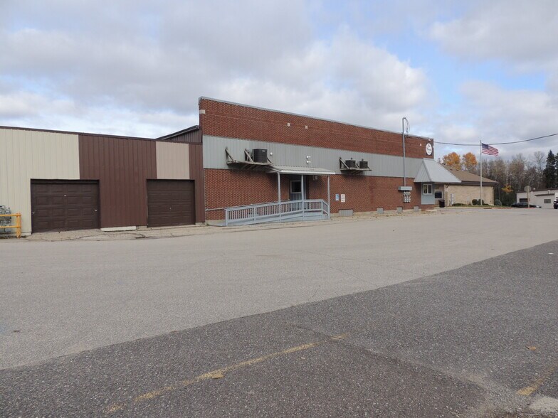 More Photos Of 703 Main St, Wausaukee Loft Creative Space For Sale