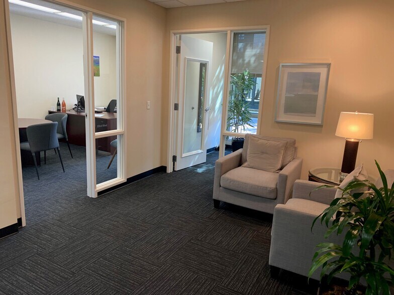 More Photos Of 1600 Oak St, Eugene Office For Lease