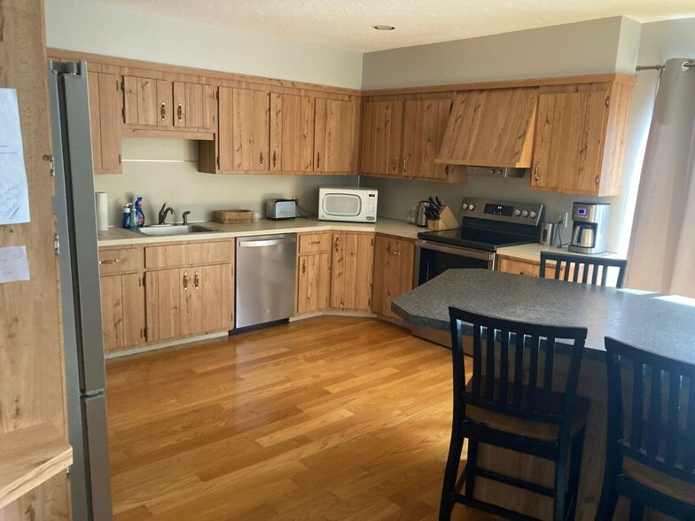 More Photos Of 114 Pembroke St, Kingston Storefront Retail Residential For Sale