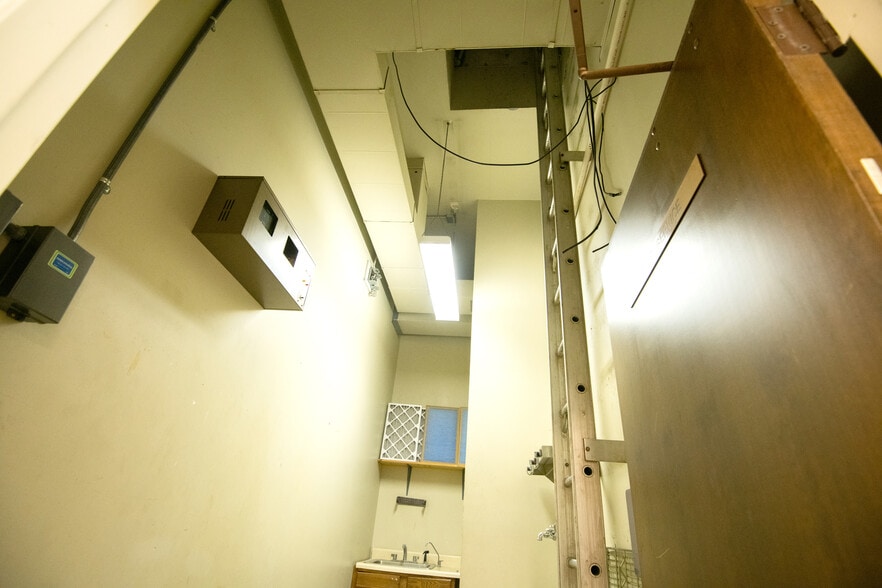 More Photos Of 1330 N Park St, Carrollton Medical For Sale