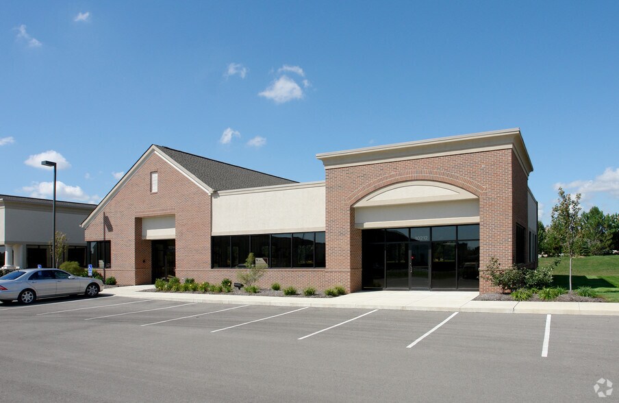 More Photos Of 10212-10214 Sawmill Pky, Powell Office For Sale