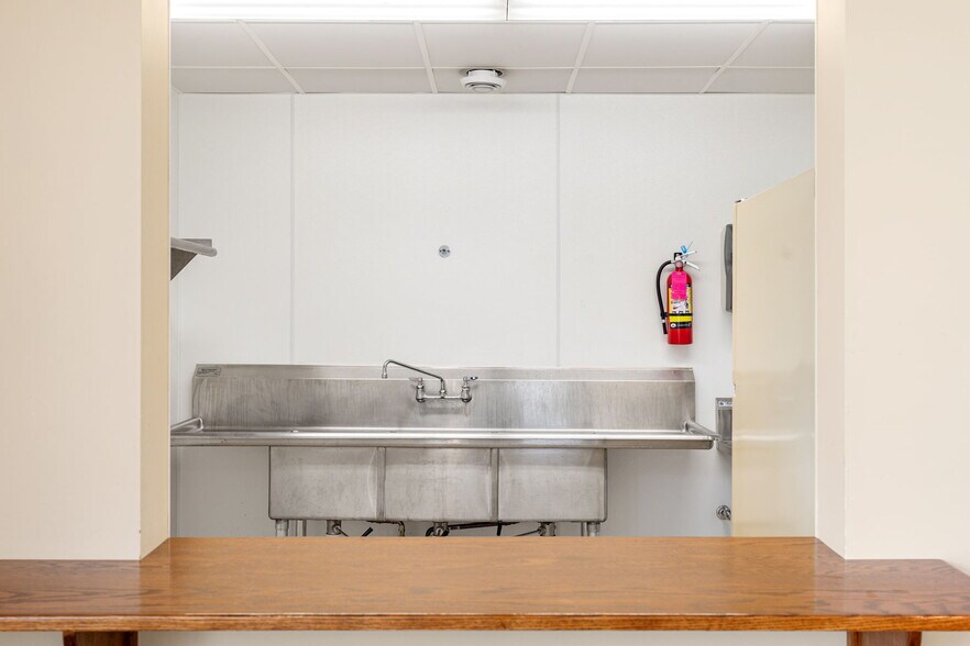 More Photos Of 3700 11th Pl NE, Austin Lodge Meeting Hall For Sale