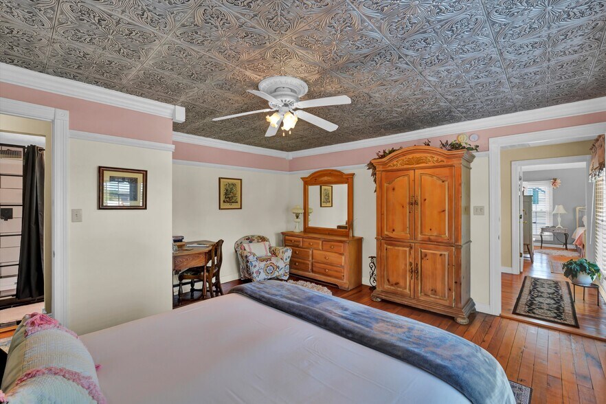 More Photos Of 110 Holy Cross Rd, Loretto Hospitality For Sale