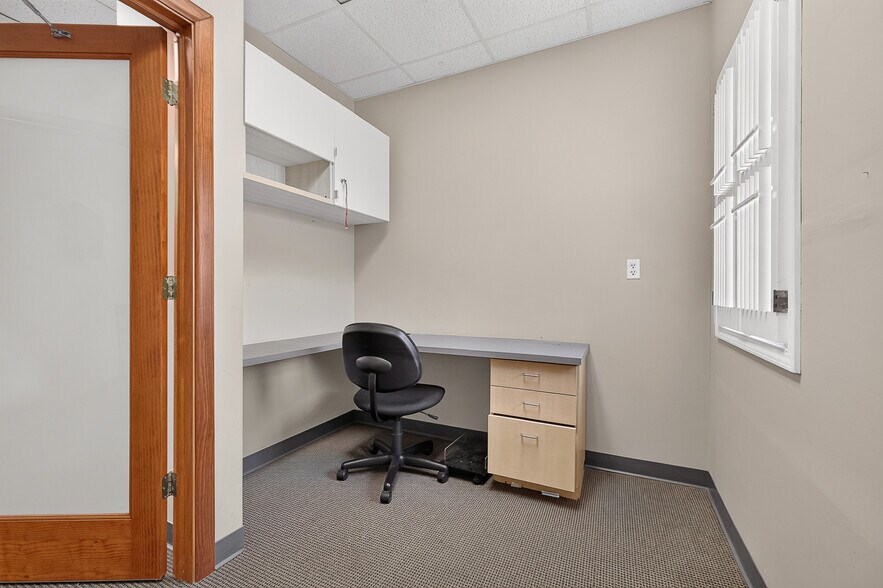 More Photos Of 8202 Clearvista Pky, Indianapolis Office For Sale