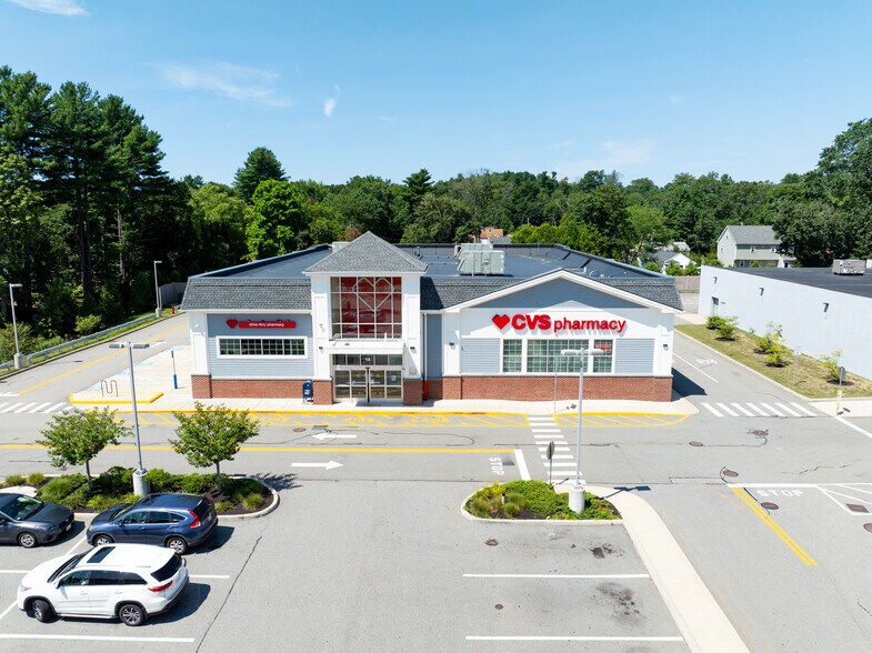 More Photos Of 18-20 Main St, North Reading Storefront For Lease