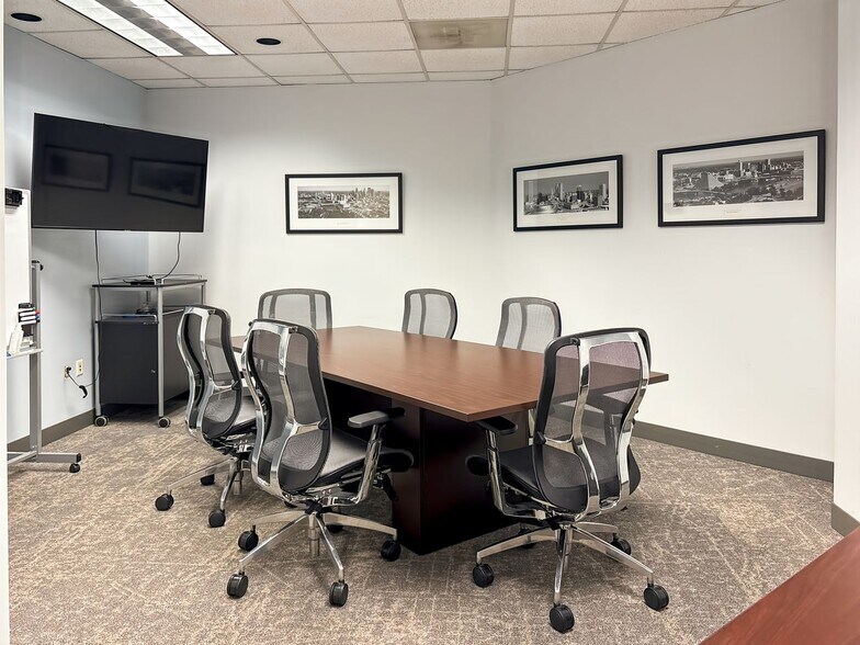 More Photos Of 7400 Beaufont Springs Dr, Richmond Coworking Space