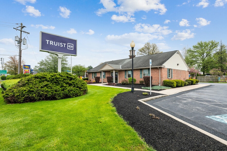 More Photos Of 1950 Old Philadelphia Pike, Lancaster Bank For Sale