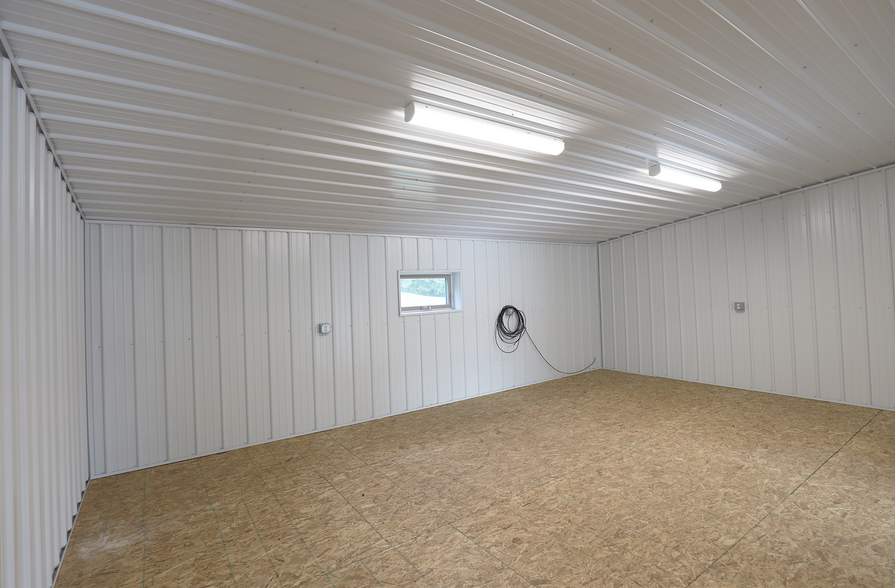 More Photos Of 8691 Wadsworth Rd, Wadsworth Light Manufacturing For Lease