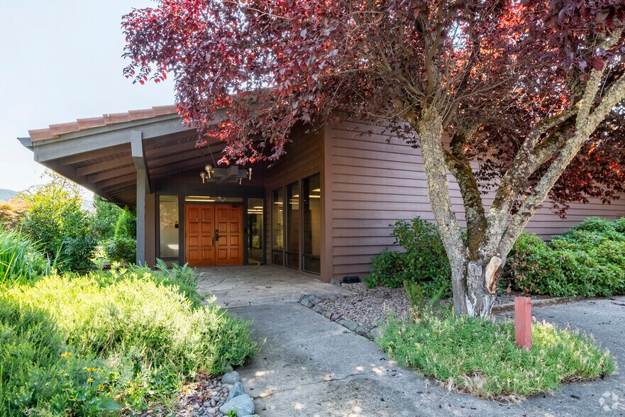 More Photos Of 481 California St, Grants Pass Industrial For Sale