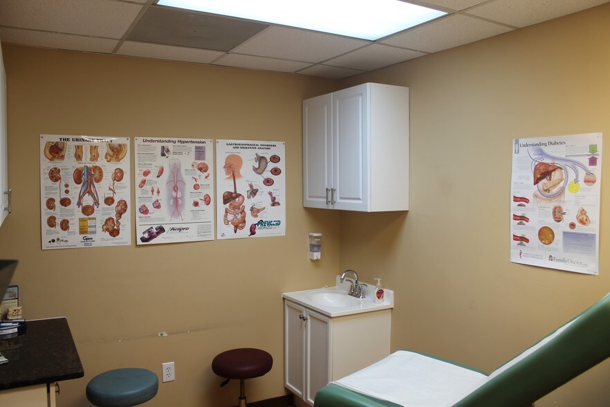 More Photos Of 5122 Leesburg Pike, Alexandria Medical For Lease