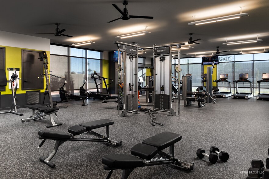 More Photos Of 2040-2060 N Scottsdale Rd, Scottsdale Apartments For Lease