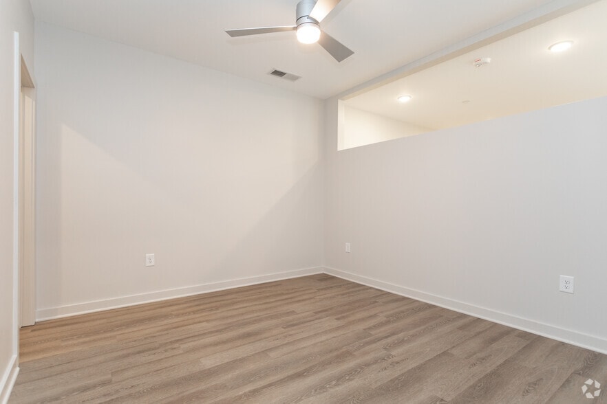 More Photos Of 650 N Main St, High Point Apartments For Lease